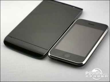 Dell Mini 5 along site an iPhone Dell_Mini_5.jpg